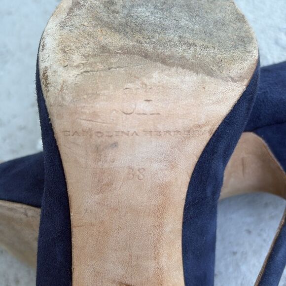 Carolina Herrera Blue Suede heels - Picture 8 of 9